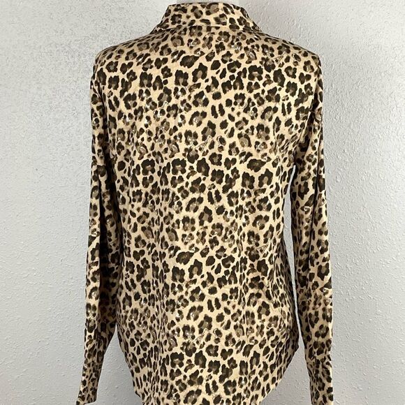 EUC Gloria Vanderbilt Casuals Women’s Leopard Print Button Down Top Size M - Picture 5 of 7